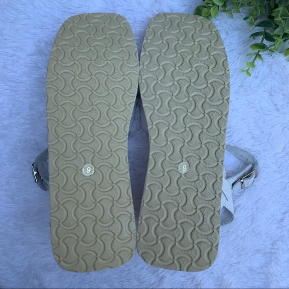 Jeffrey Campbell | NWOB White Platform Sandals - Picture 12 of 16